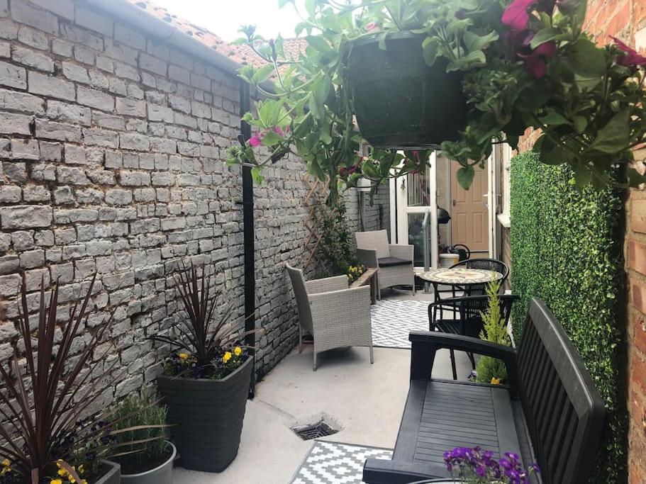 Large Cottage, Beach, Pubs Shops, Netflix, Bbq, Dog Friendly 亨曼比 外观 照片